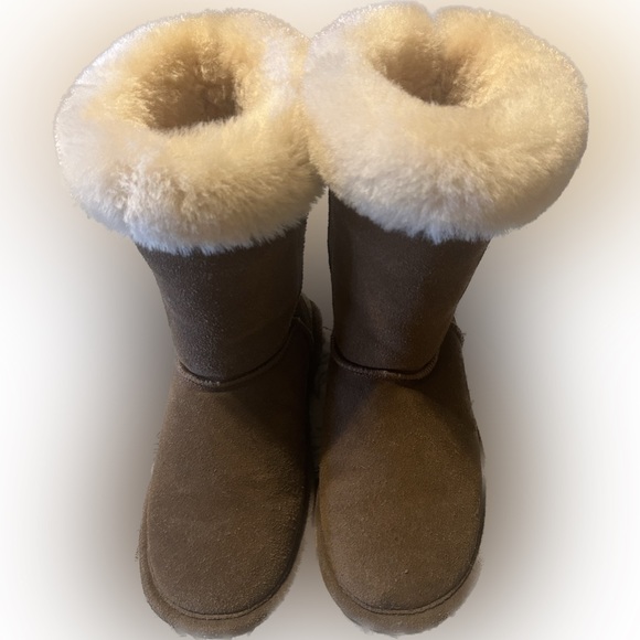 adorable brown BearPaw medium length boots sized 6 womens ! ♡♡ - Picture 1 of 4